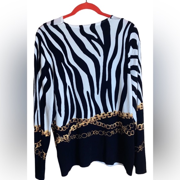 PIERRI New York zebra print with gold chains and rhinestone sweater - Picture 4 of 5